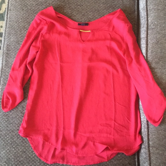 Mine Red Blouse with button sleeves - Picture 5 of 5